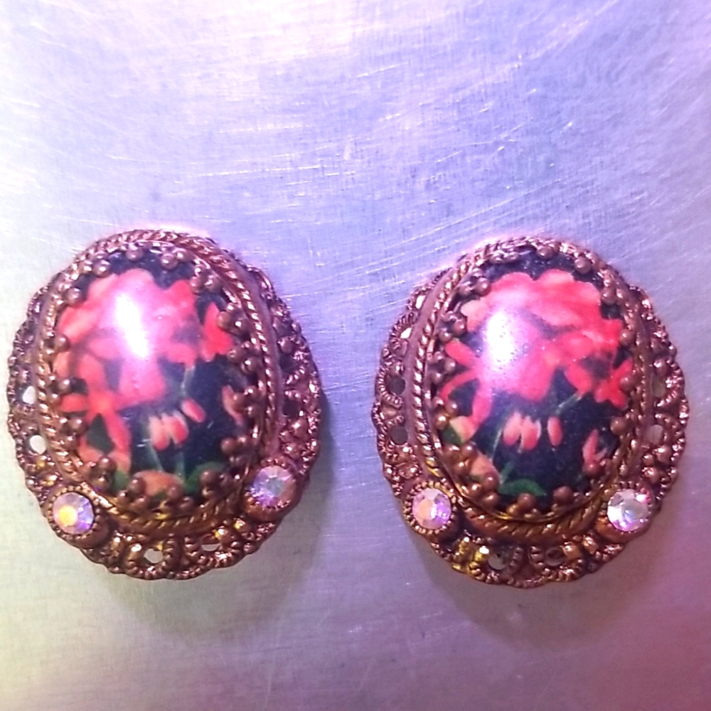 VINTAGE CLIP BACK EARRINGS.  Only Hallmark Says W. Germany 1" X 1.2" GUC
